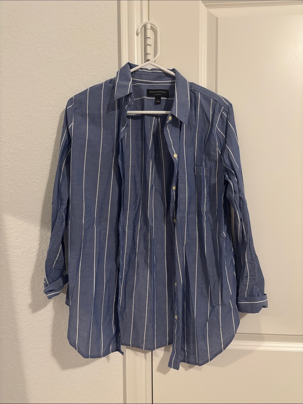 Banana republic boyfriend fit Button-Down Long Sleeve Shirt - Blue Stripe